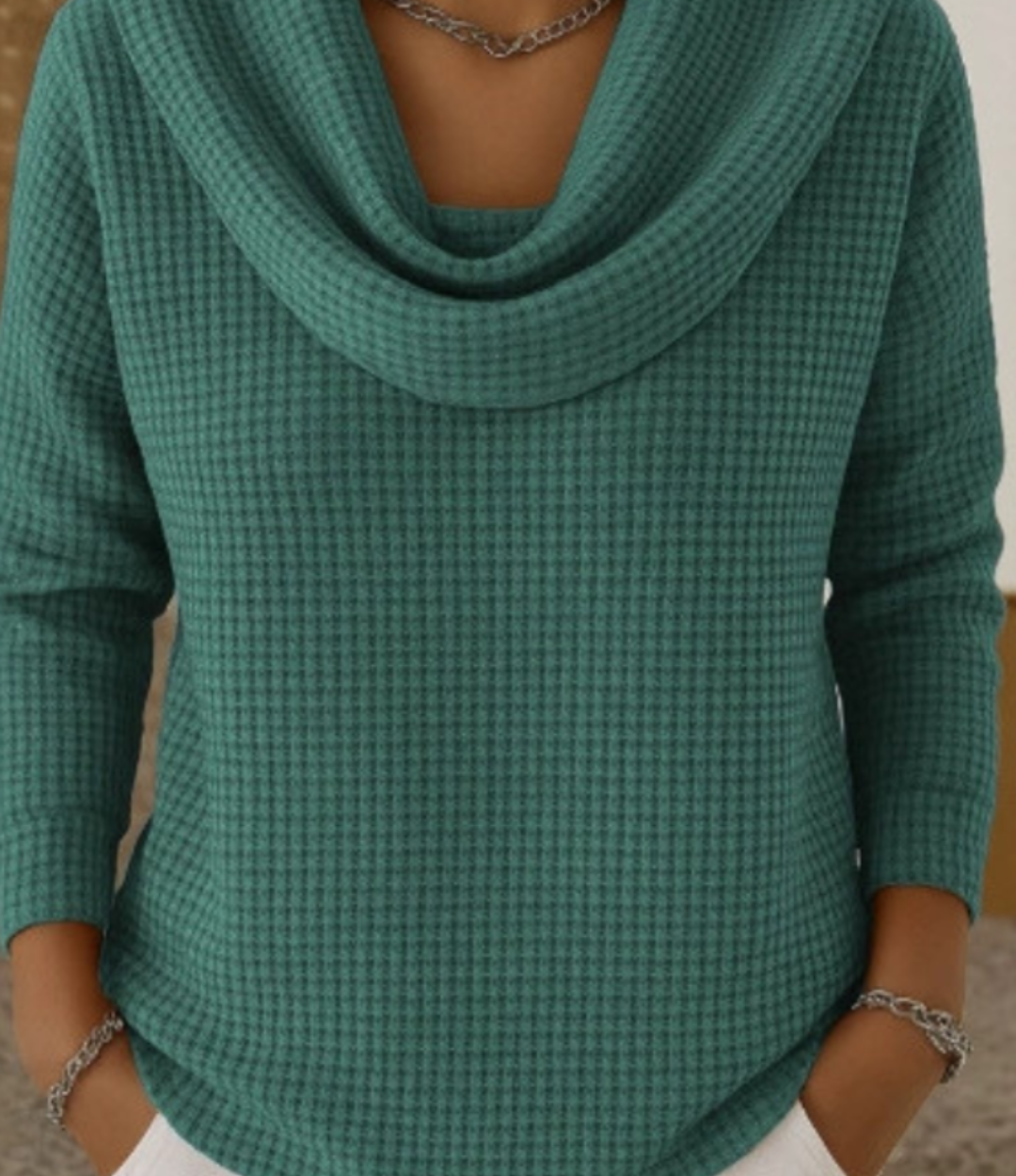 Amber™ – Warme Wafeltrui met Elegante Watervalhals