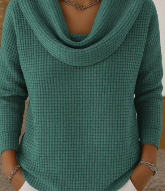 Amber™ – Warme Wafeltrui met Elegante Watervalhals